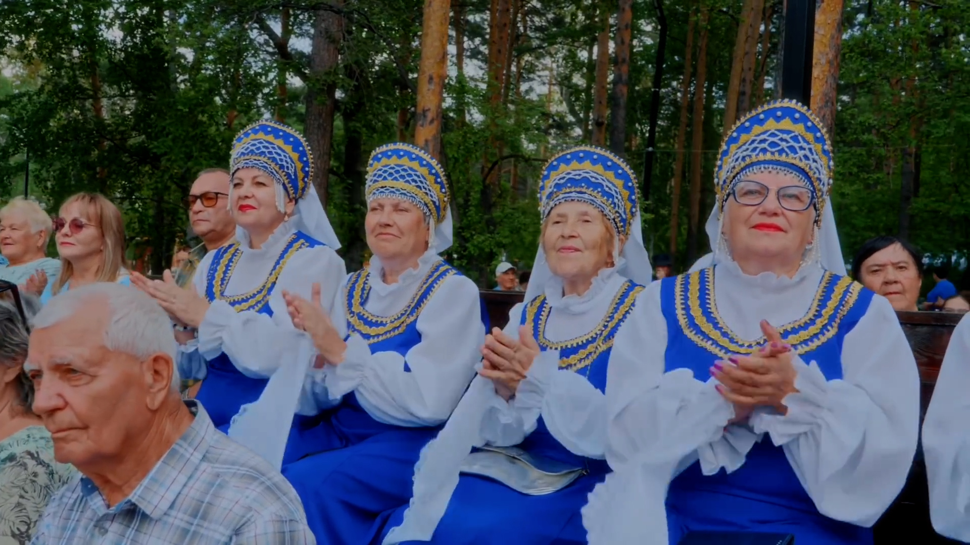 {Провели Черемуховый фестиваль }