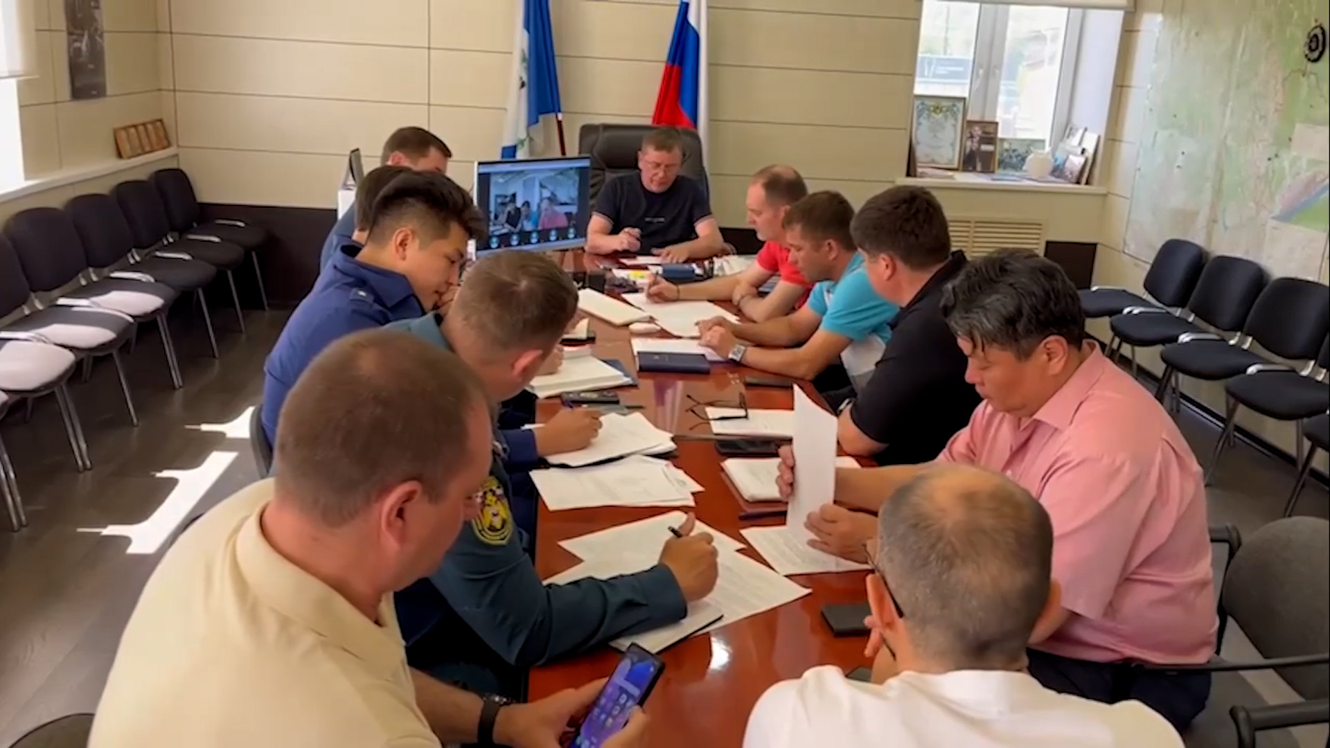 {Готовятся к отопительному сезону }