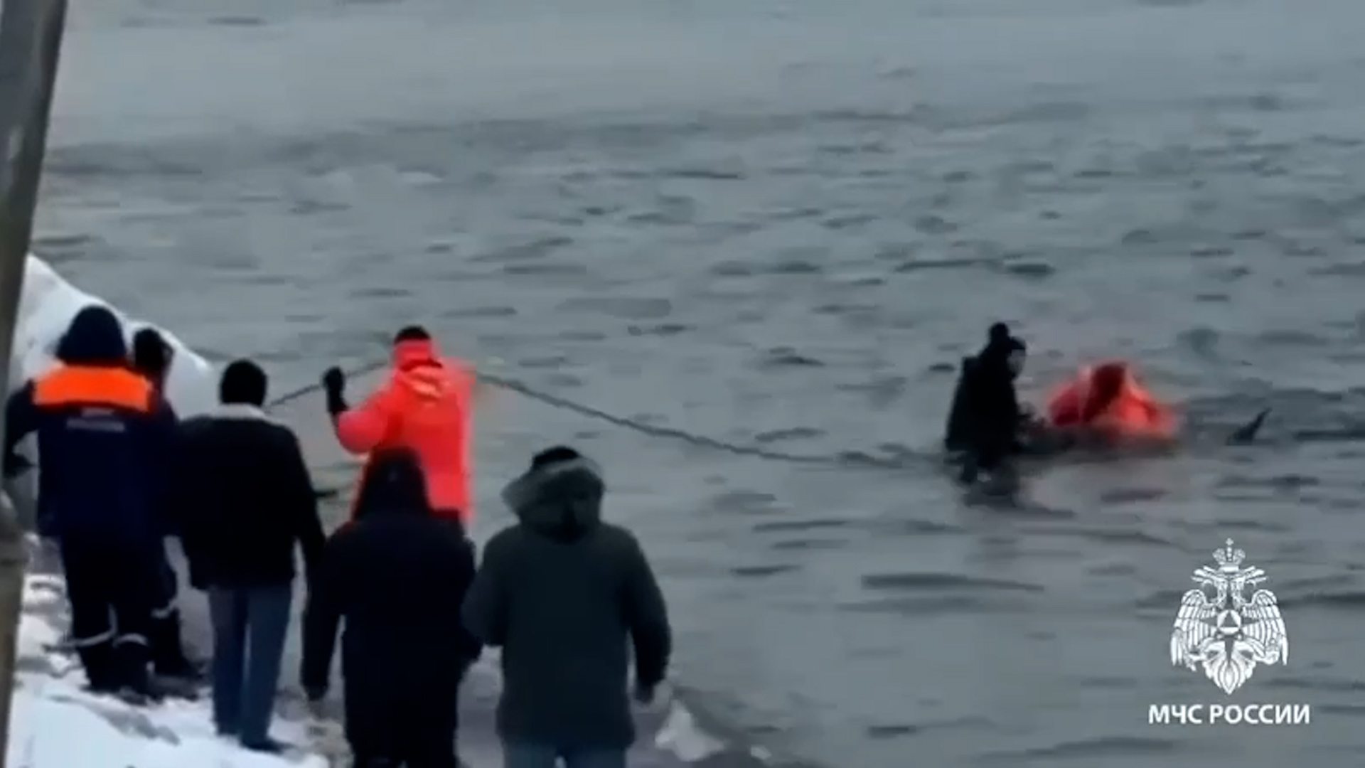 {Спасли дайвера на Байкале}