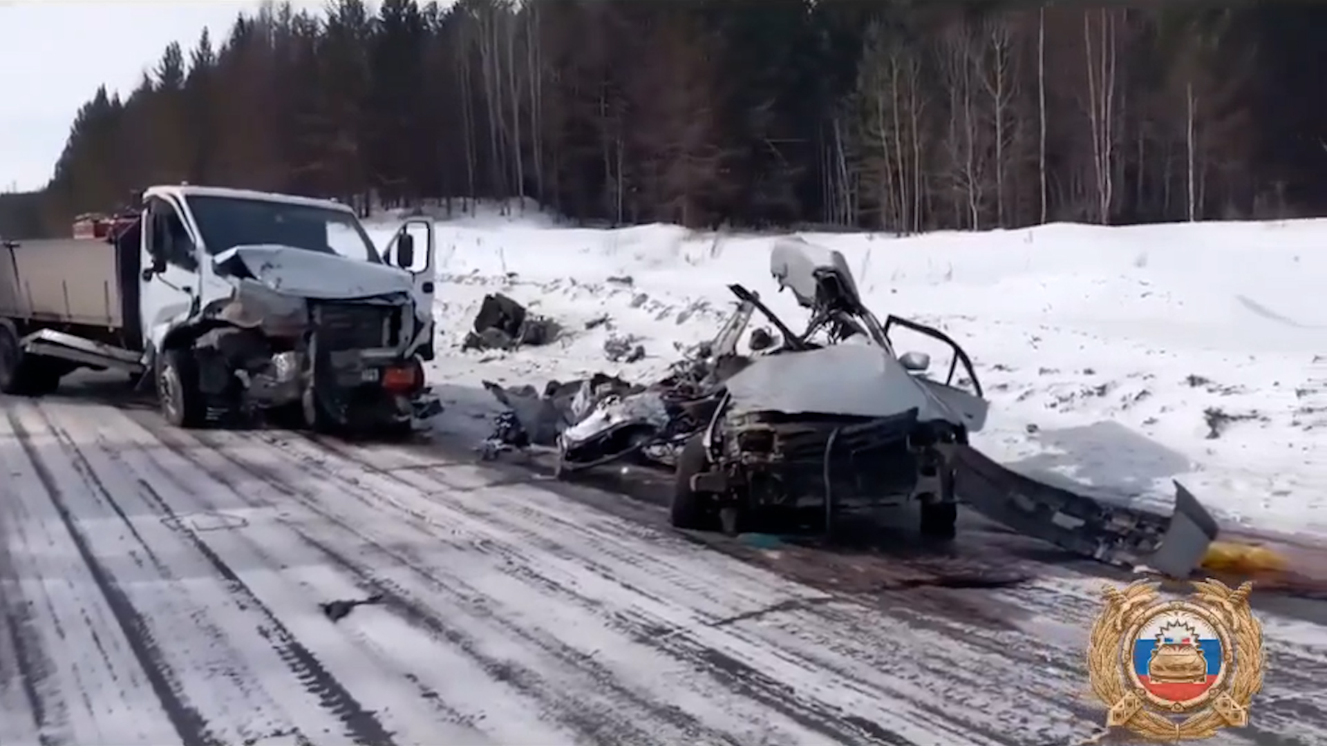 {Два человека погибли в ДТП}