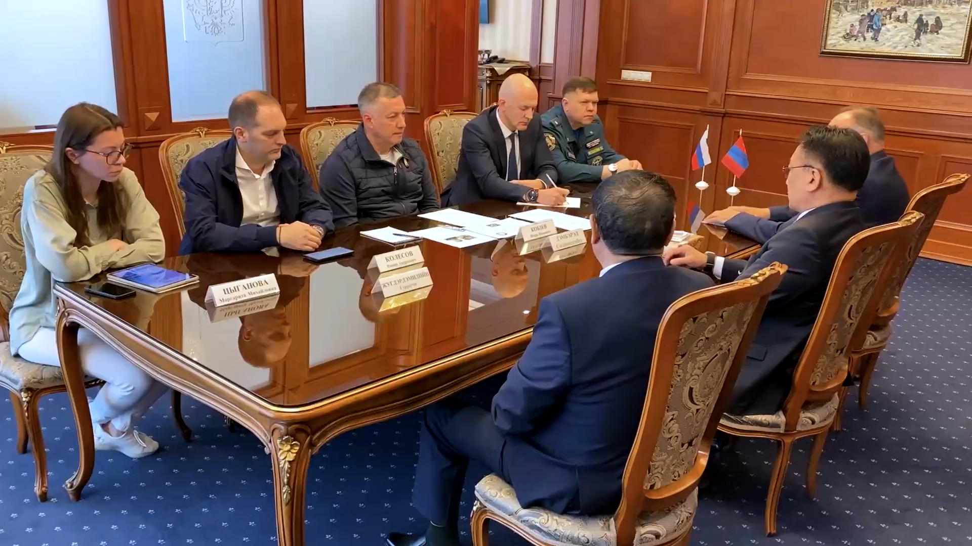 {Обсудили направления совместной работы }