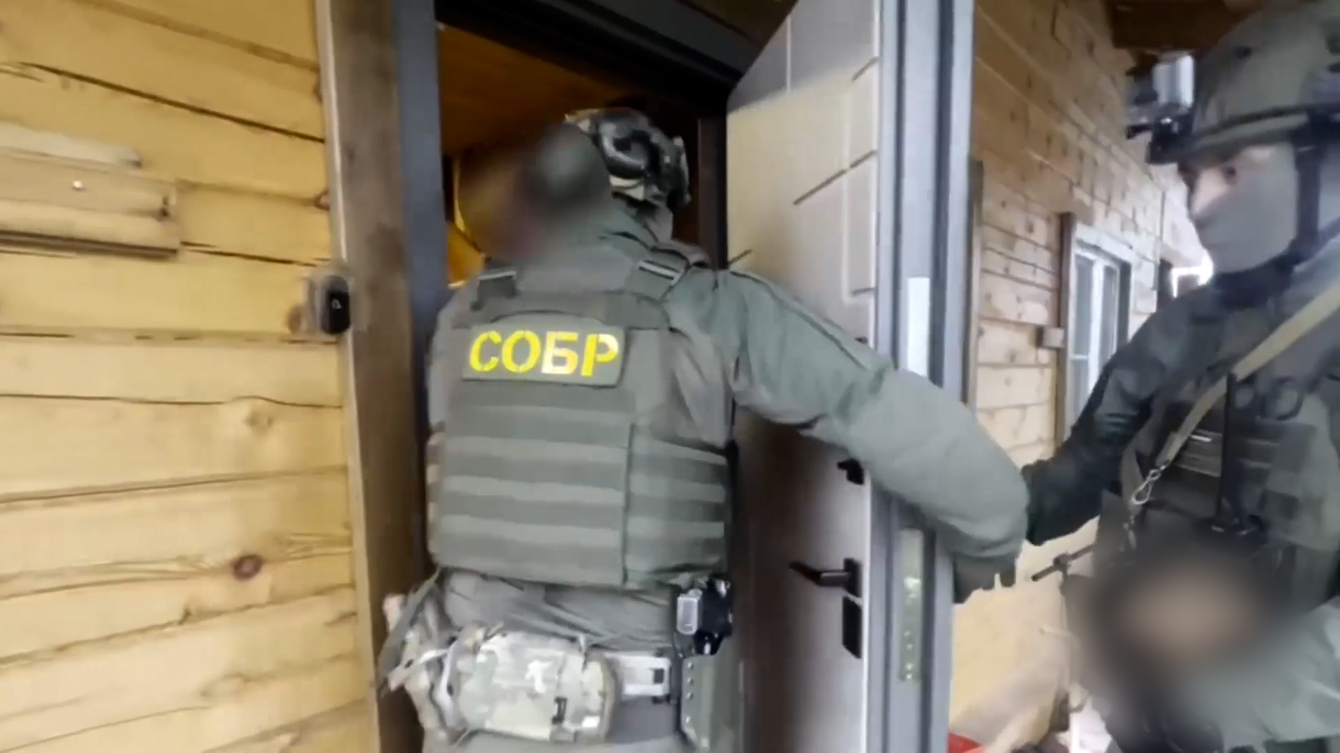 {Обвиняют в коммерческом подкупе }